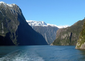 Globus Australia - Milford Sound